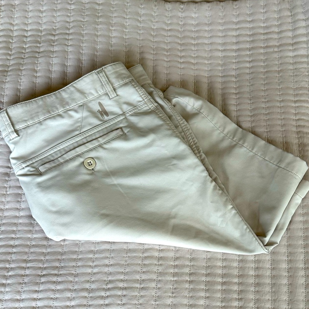 Johnnie O casual shorts size 38